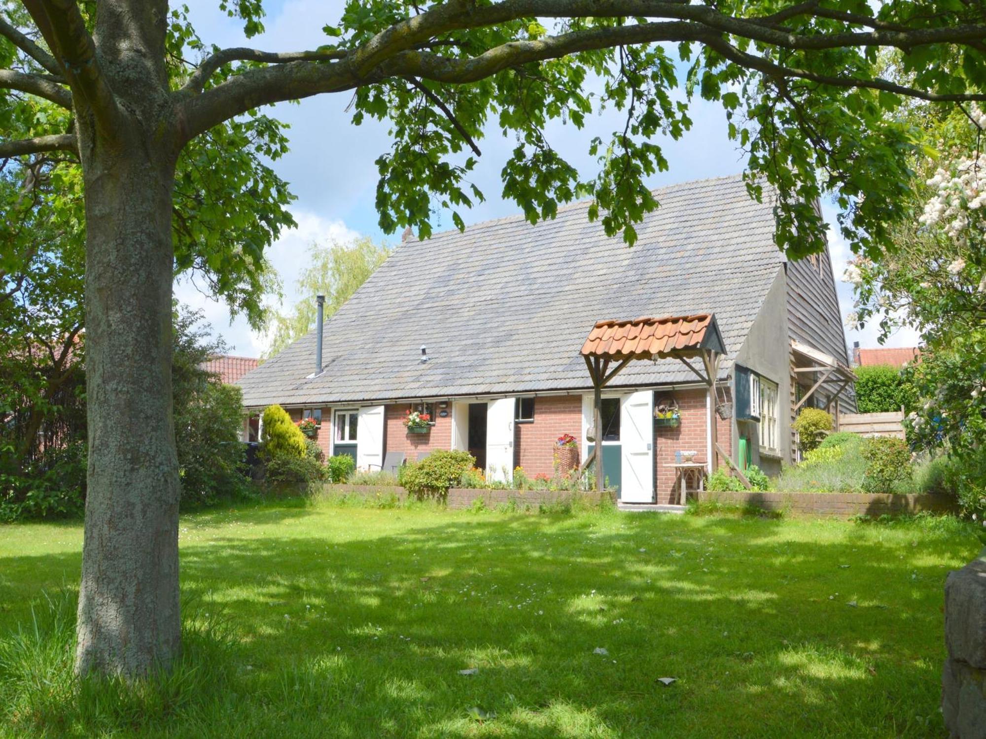 Cozy Holiday Home In Bergen Op Zoom With Garden Exterior photo